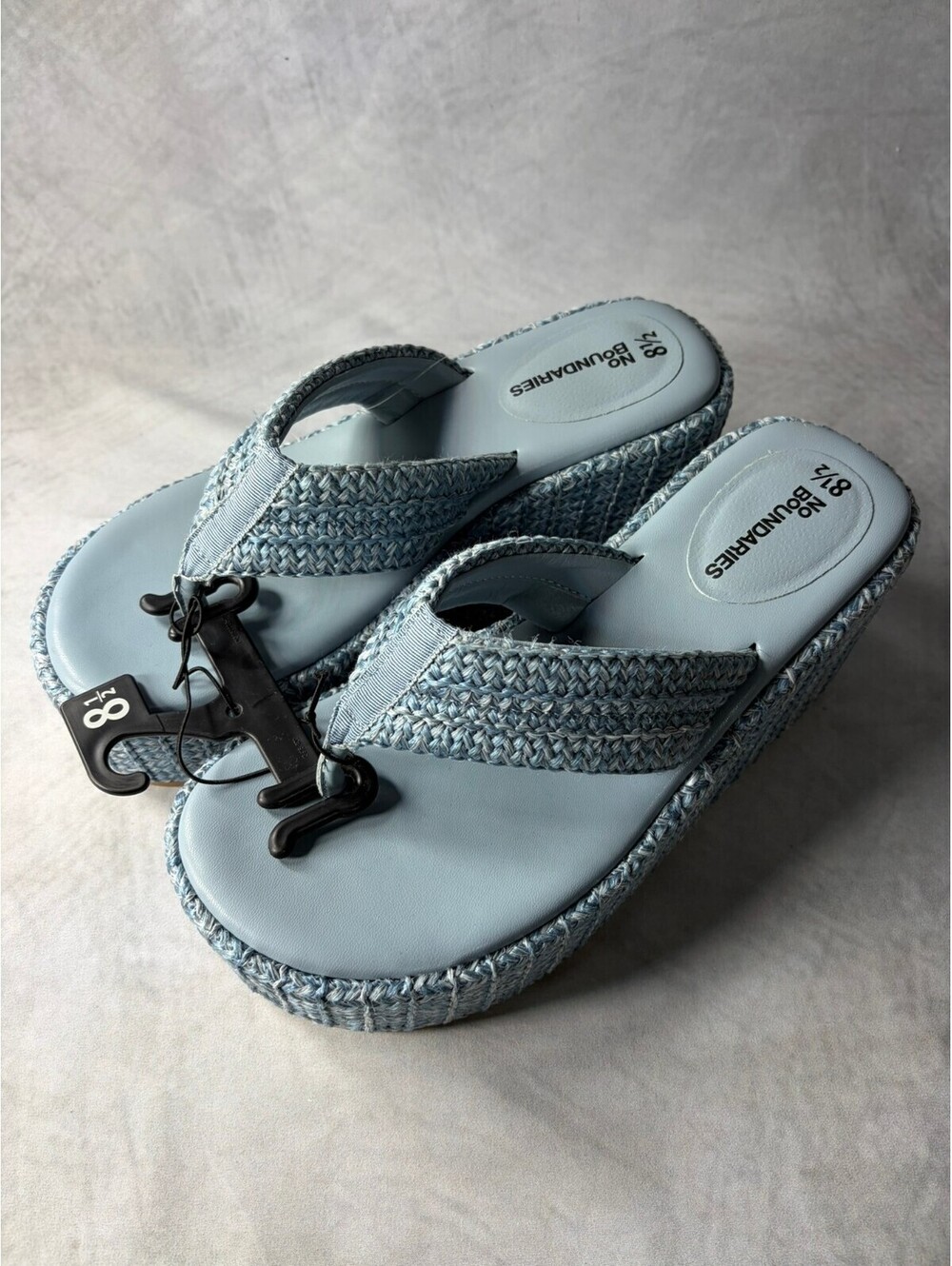 No Boundaries Womens 8.5 Blue Memory Foam Platform Flip Flops Sandals NWT